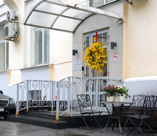 Adding exterior photos to a Google Maps business profile
